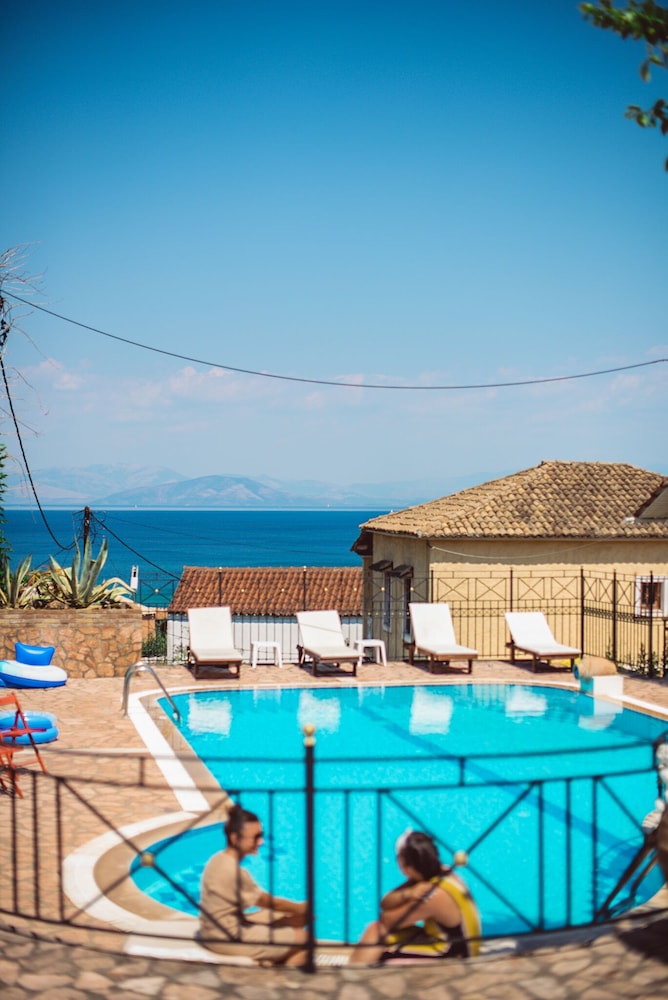 Avra Paradise Aparthotel 42/50