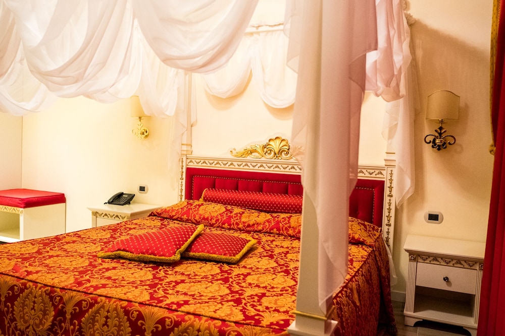 Palace Hotel la Conchiglia D Oro 37/76