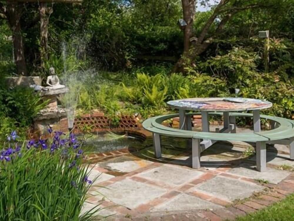 St Anne's B&B 42/45