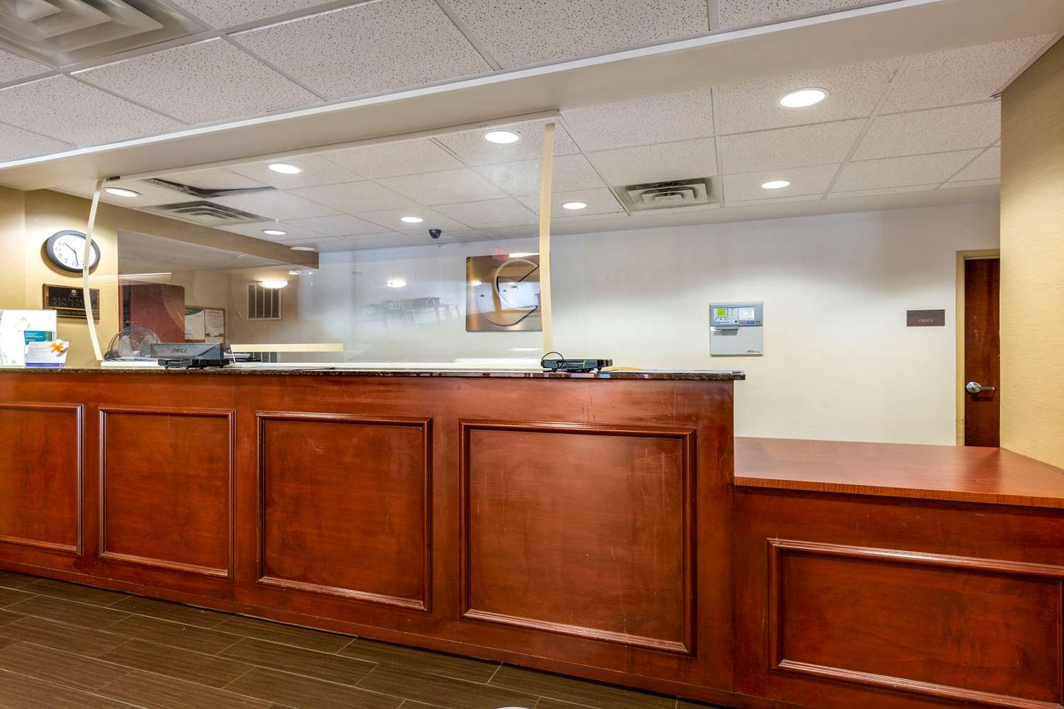 Comfort Inn Suites Cambridge 1/10