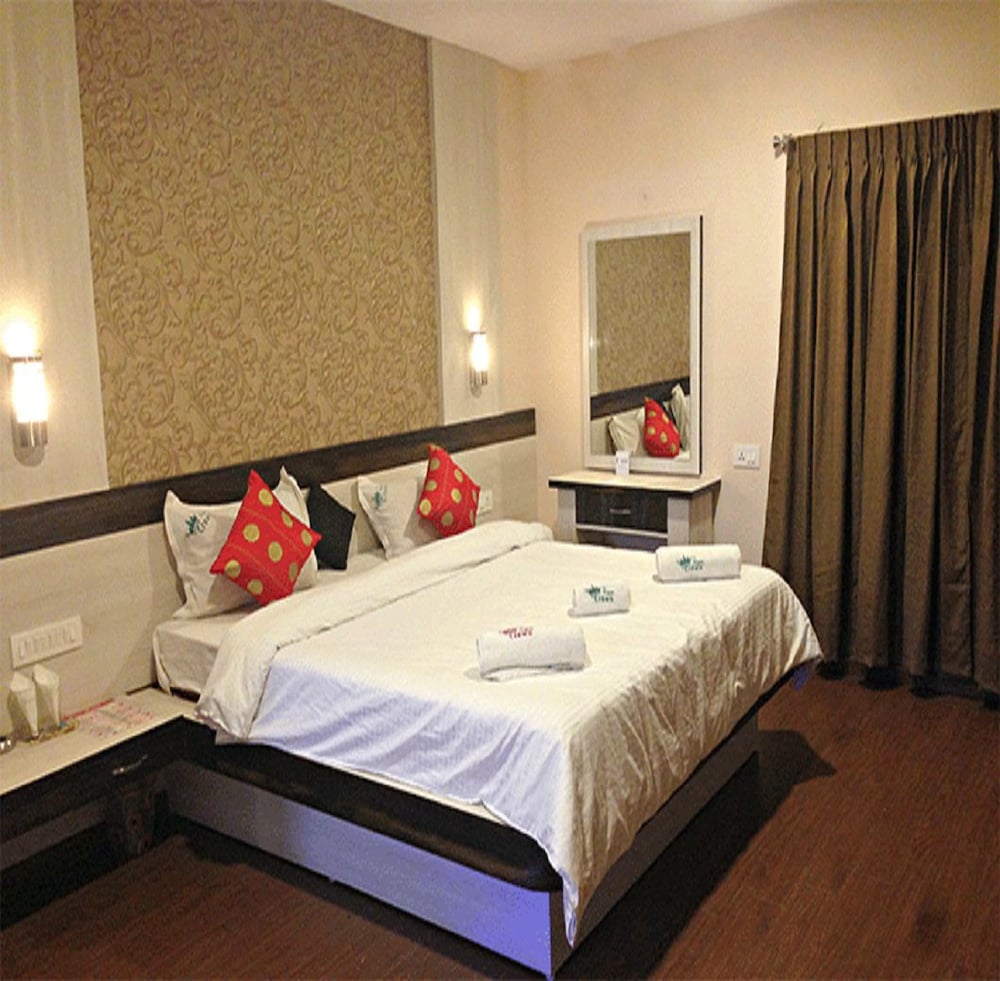FAMILY, TRIPLE, DOUBLE BED