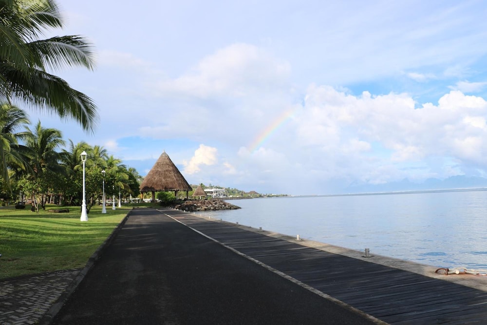 Mahana Lodge Hostel & Backpacker 66/69