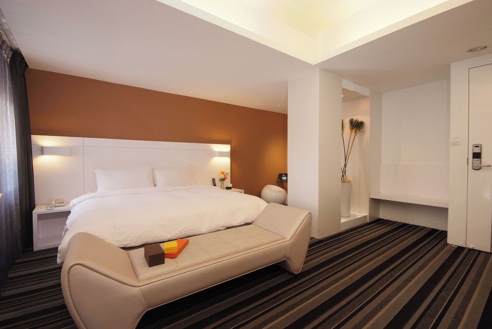 SUPERIOR, DOUBLE BED