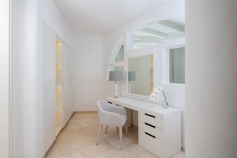 Anantara Retreat Santorini Abu Dhabi - Adults Only 68/71