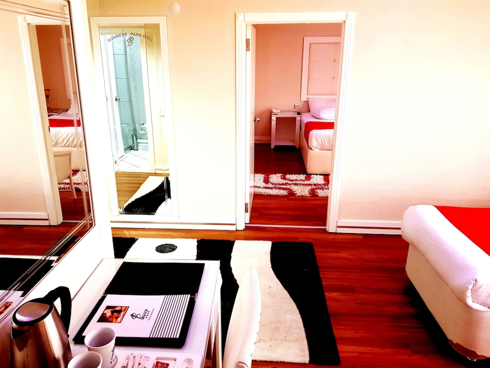 Business Park Otel 17/67
