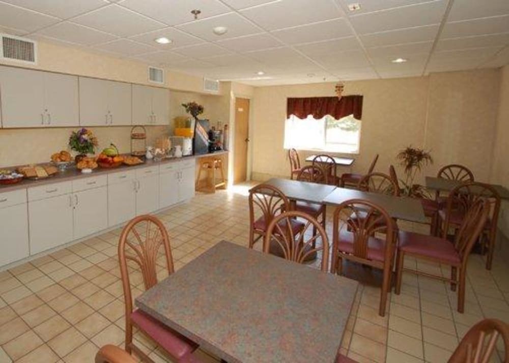 Rodeway Inn Willington North 19/21