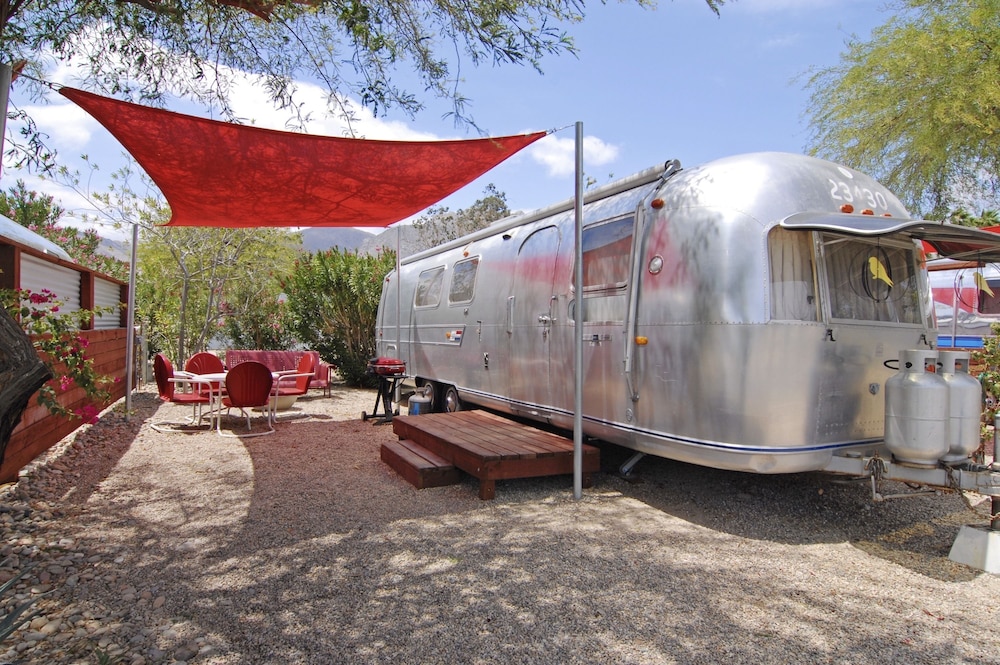 Palm Canyon Hotel and RV Resort 7/73