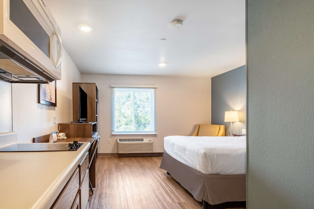 WoodSpring Suites Portland North Gresham 19/53
