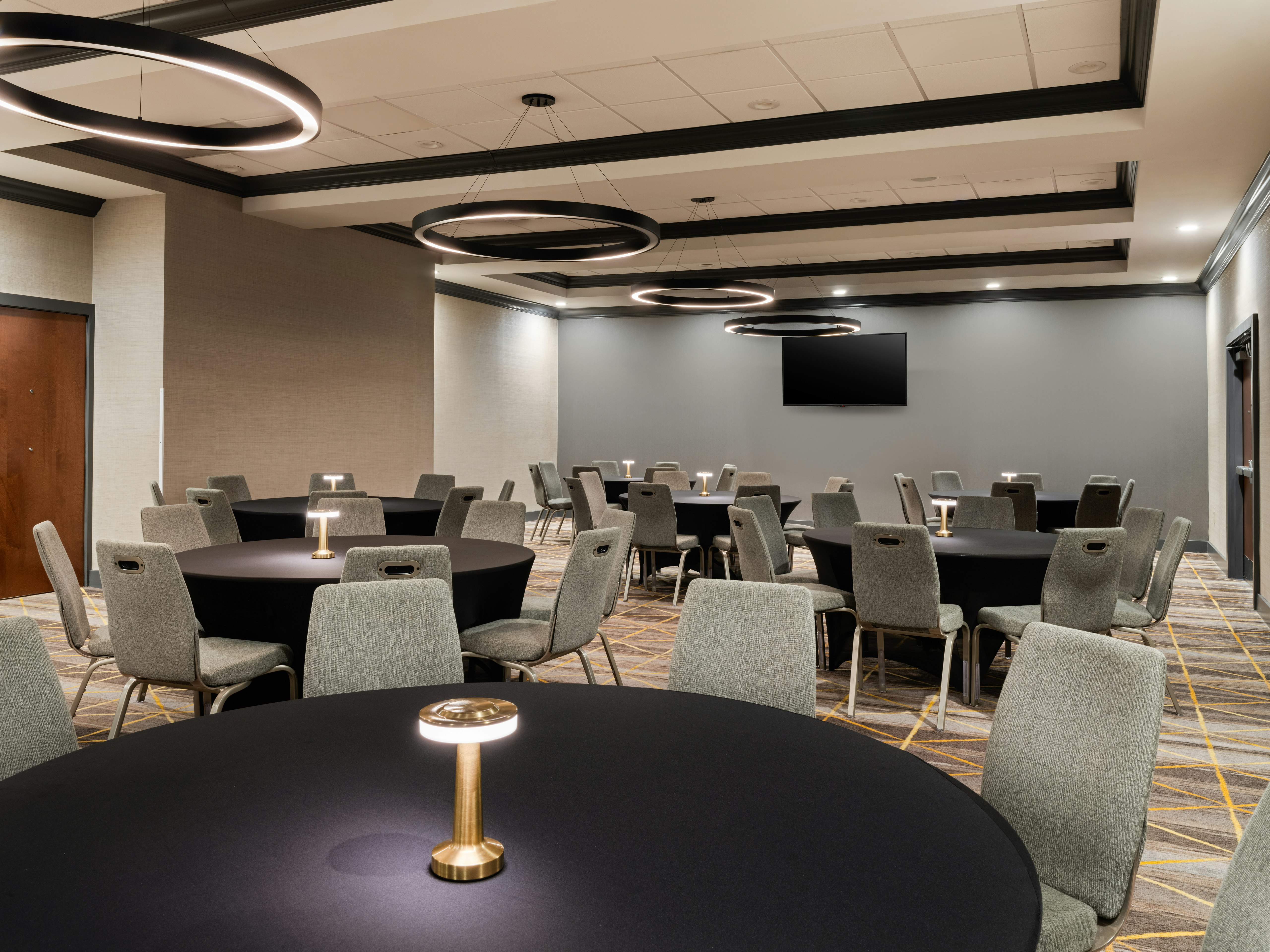 Holiday Inn & Suites Orlando I-Drive - Theme Parks 62/77