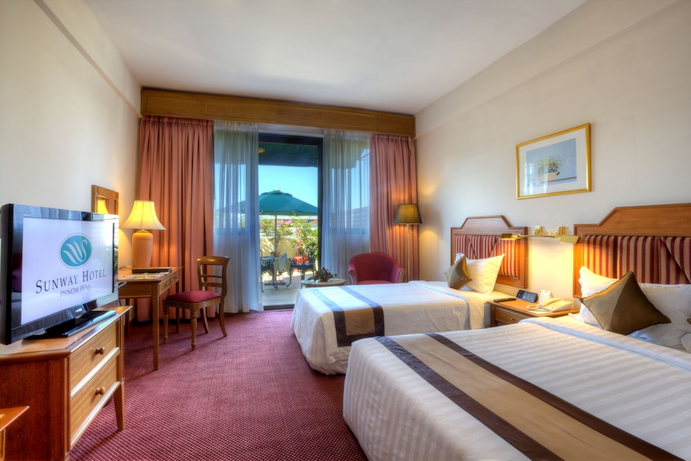 غرفة ديلوكس بسريرين منفصلين بشرفة، Sunway Hotel Phnom Penh 2/3