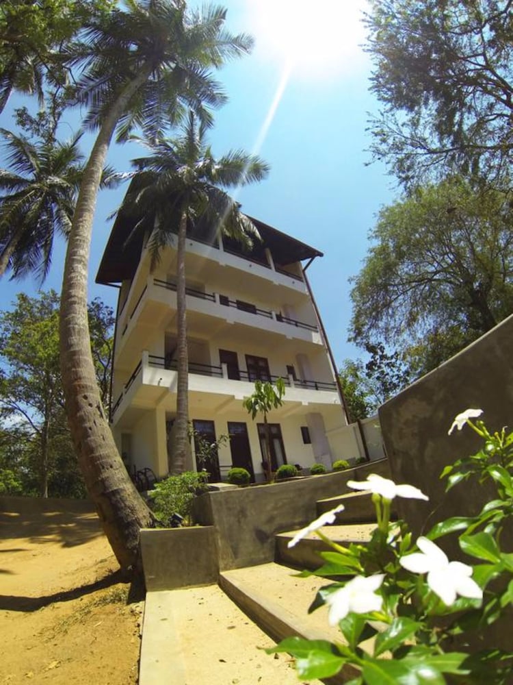 Hideaway Lodge 2/32