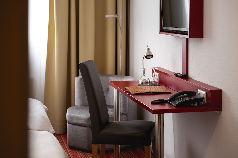 Hotel Astra 44/50