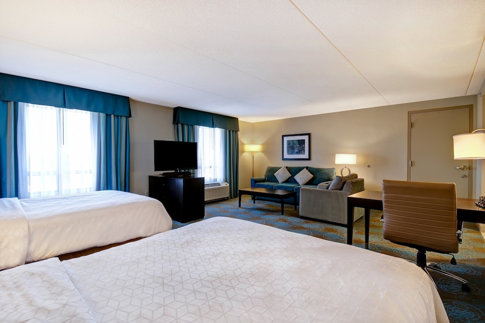 Holiday Inn Express Hotel Suites Waterloo St Jacobs 24/78