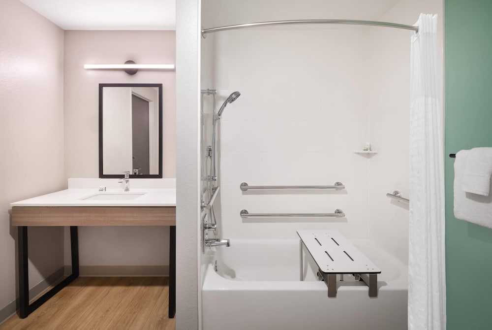 ECHO Suites Extended Stay by Wyndham Austin Round Rock 45/46