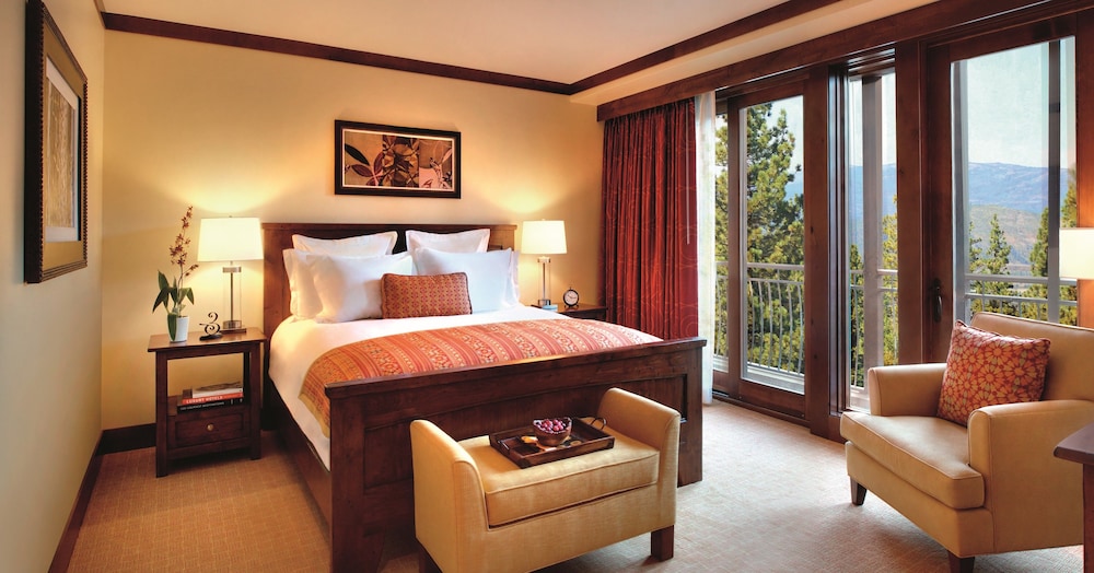 1 Bedroom, Signature, Suite, King Bed