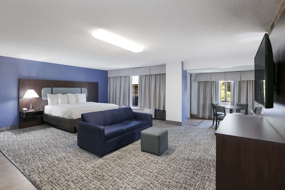 Surestay Plus Hotel By Best Western Gatlinburg 22/30