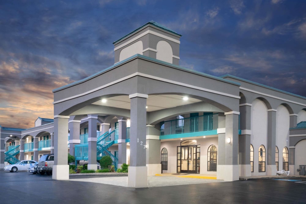 Super 8 by Wyndham Murfreesboro 3/30