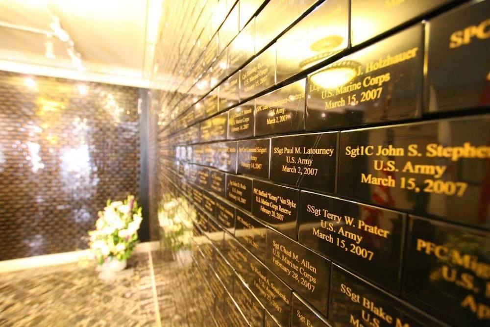 Marines Memorial Club Hotel 26/54