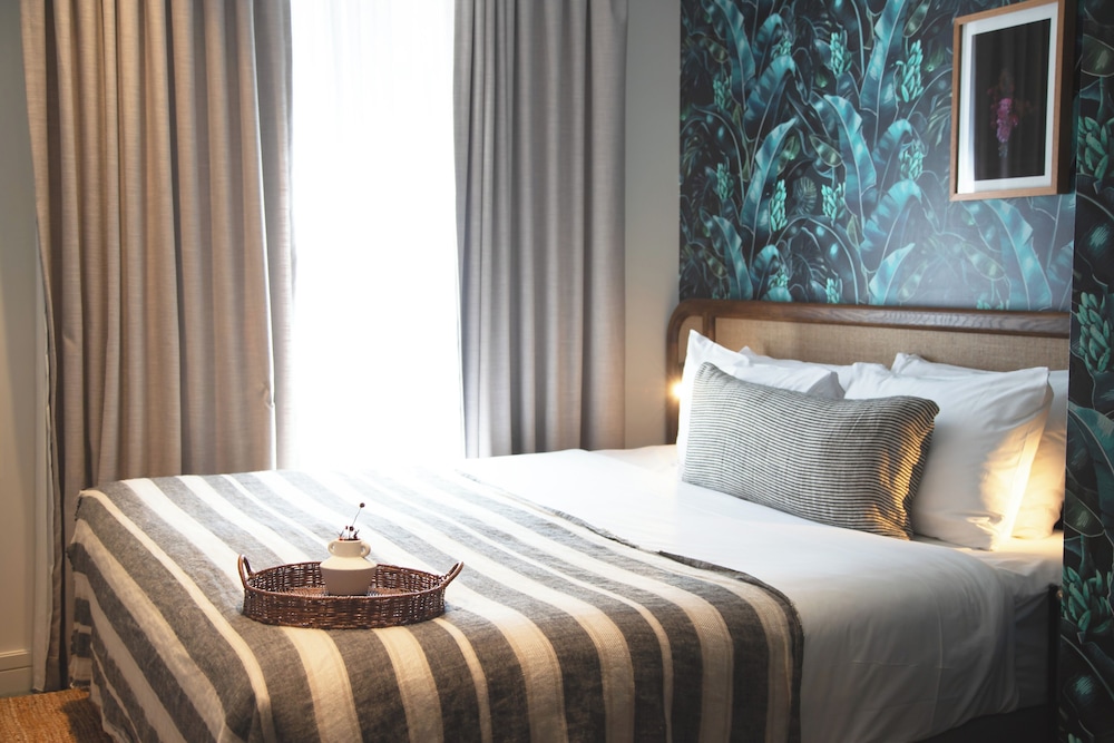 King Bed, Accessible