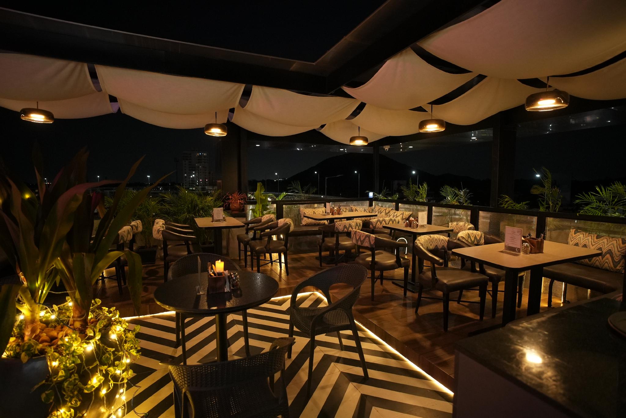 Hotel Srr Grand 14/18