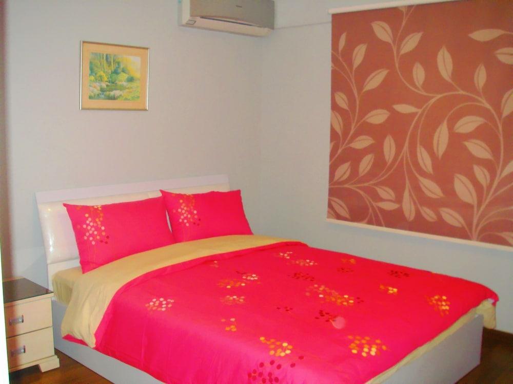 2 Bedrooms, Family, Apartment