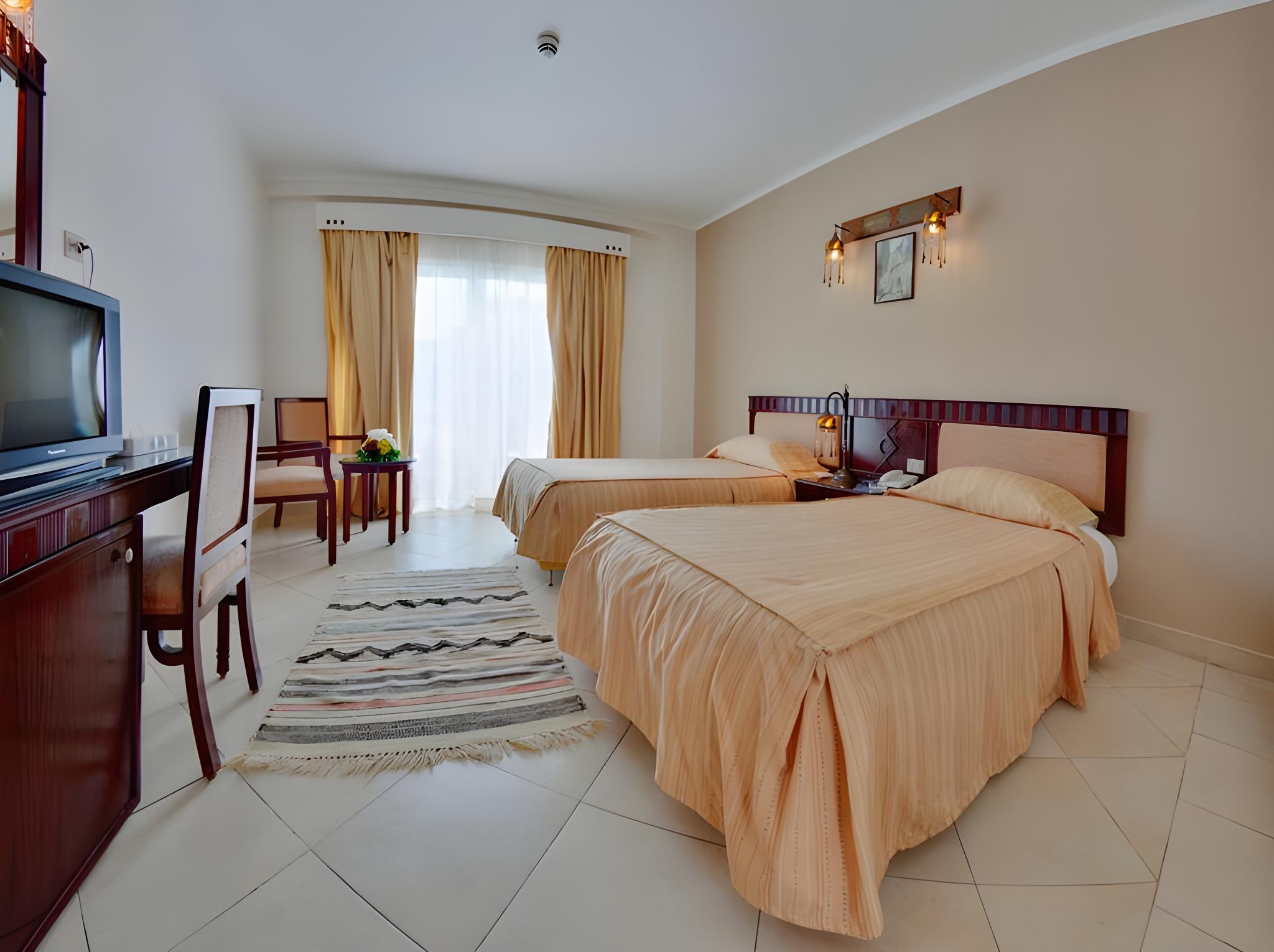 POOL VIEW ROOM