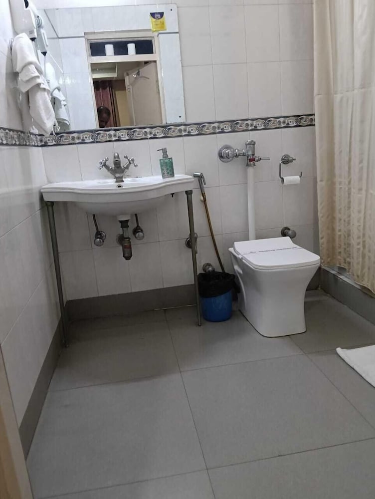 Hotel Sujata 62/64