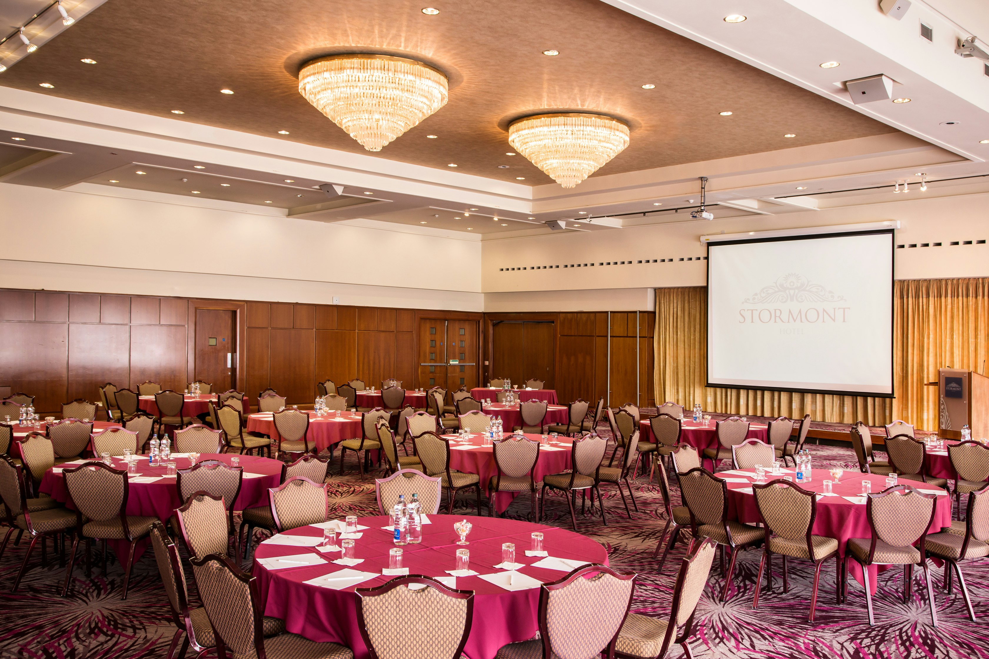 Stormont Hotel 39/44
