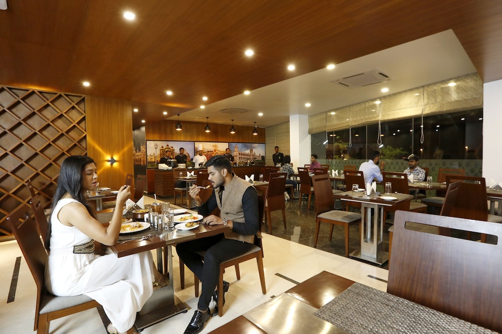 Hotel Shivas Gateway 70/77