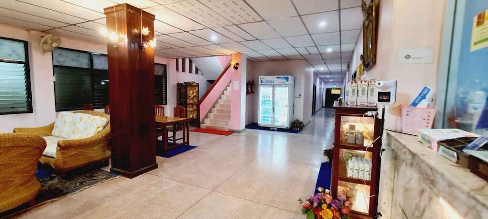 Royal Land Mae Klong Hotel 8/42