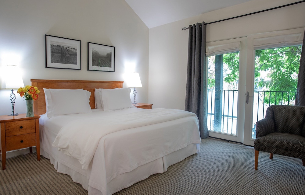 SUPERIOR, KING BED
