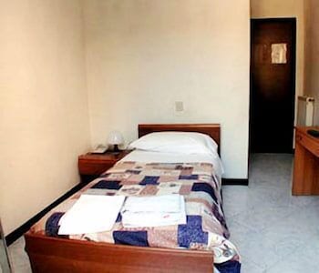 SERAFINO HOTEL 17/25