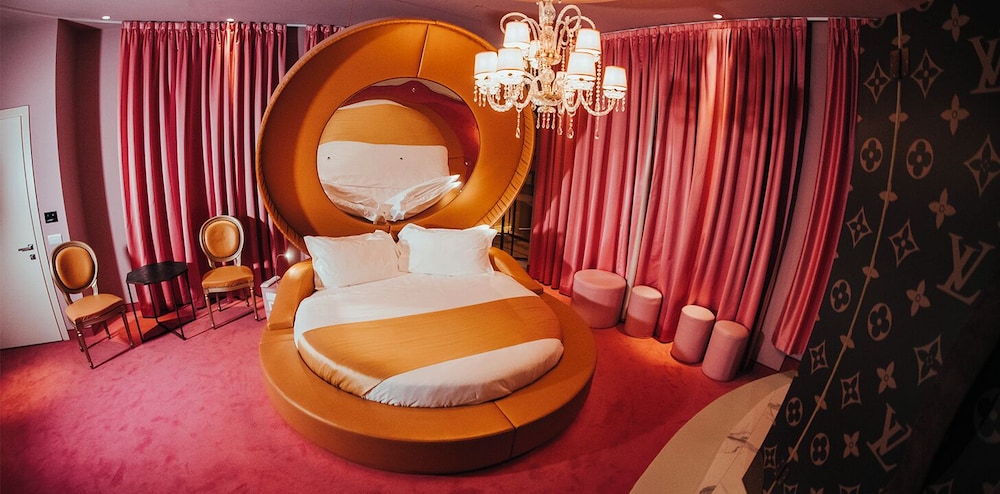 suite, jetted tub