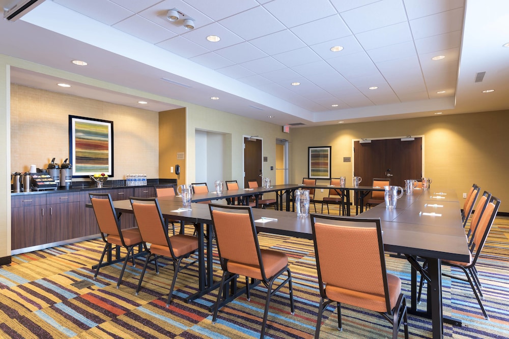 Fairfield Inn & Suites by Marriott Indianapolis Fishers 41/44