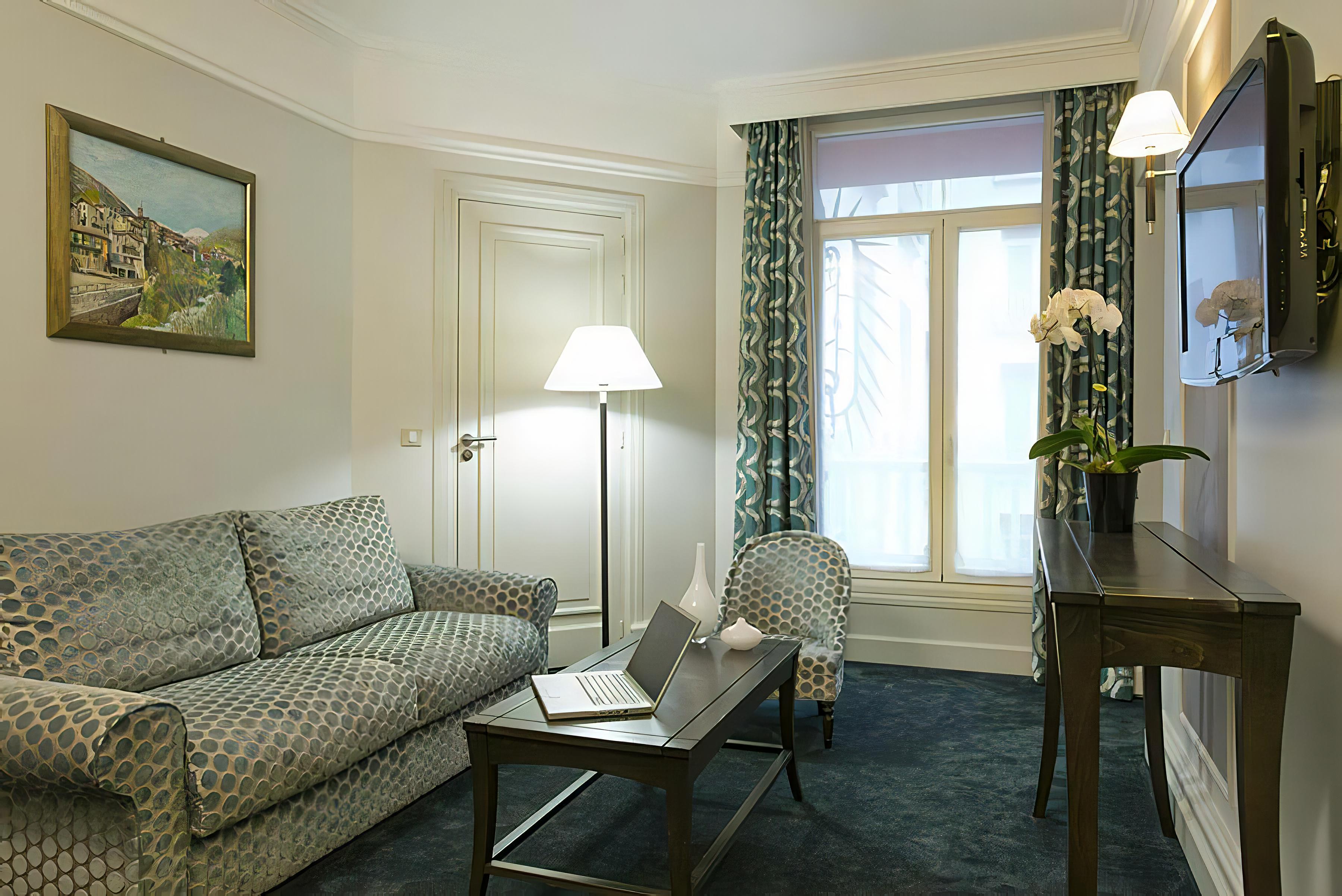 HOTEL CALIFORNIA CHAMPS ELYSEES 37/52