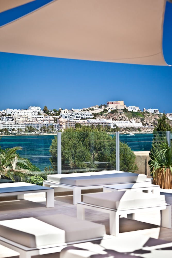 Ryans Ibiza Apartments Adults Only 14/68