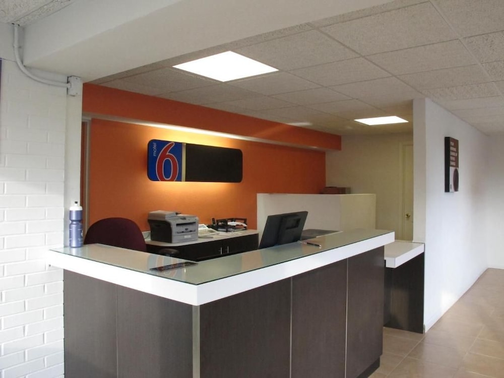 Motel6 Baltimore MD 10/44
