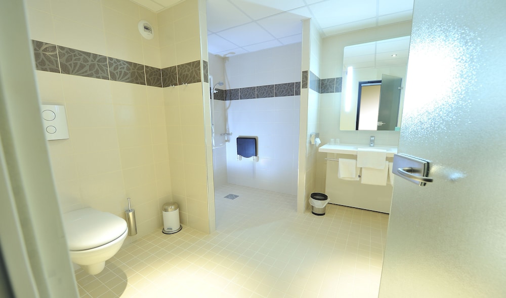 MERCURE ROUEN VAL DE REUIL 47/50