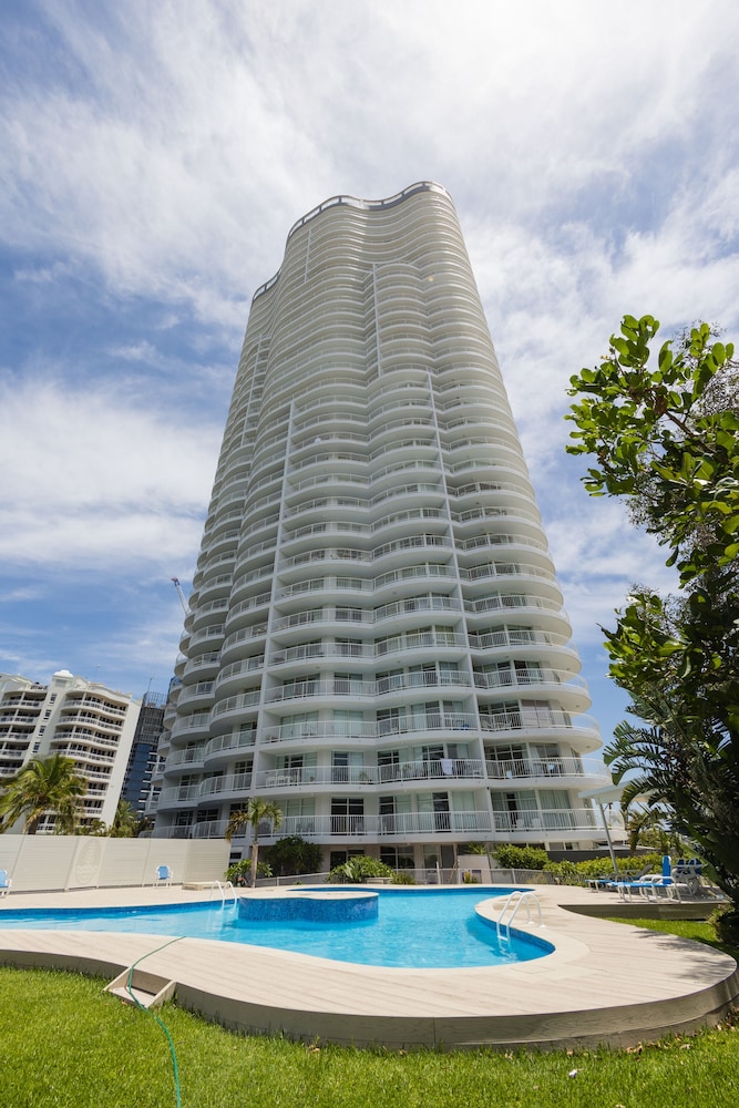 Burleigh Surf Apartments 3/77