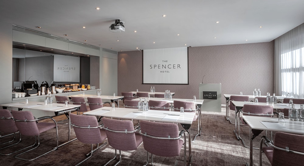 The Spencer Hotel 48/60