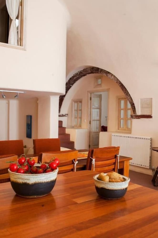 Villa Kisiris 18/40