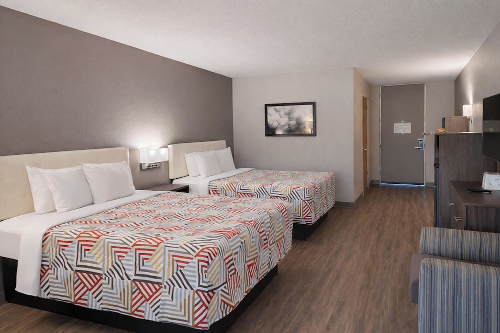 2 Queen Beds - ADA RI Showe - Non-Smoking، Motel6 Lake City, FL – Medical Center 6/10