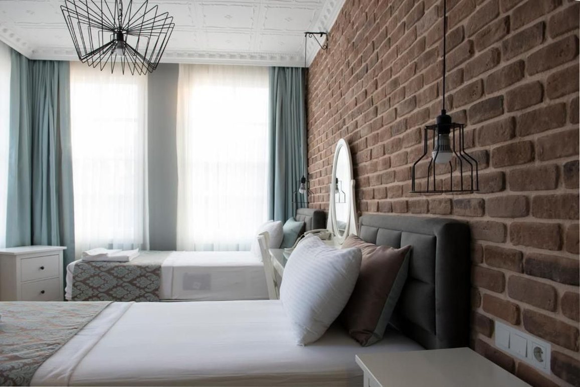 Luna Boutique Hotel 11/19