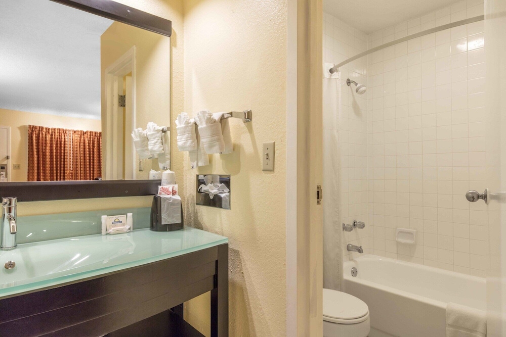 Standard, 2 Double Beds, Smoking, Motel6 Little Rock, AR - Airport 6/8