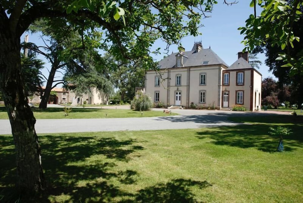 Relais Du Silence Chateau De La Richerie 42/50