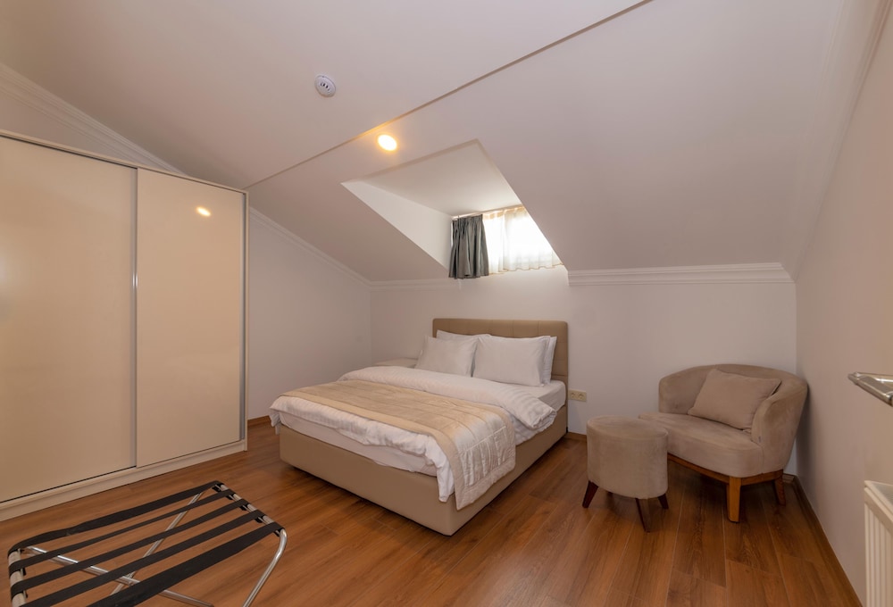 SUITE, TERRACE