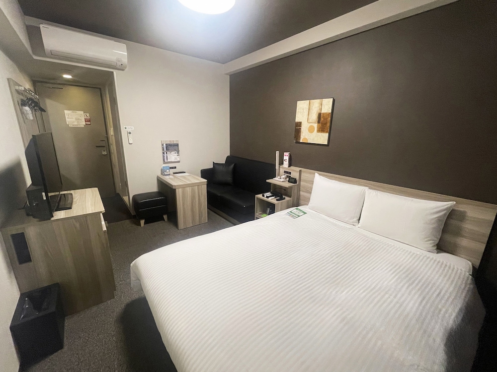 Room, Double Bed, Small