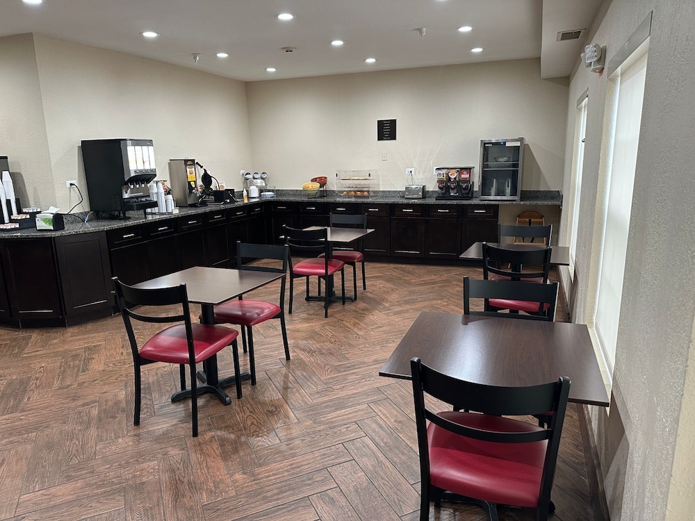 Econo Lodge Inn & Suites Monee 44/59