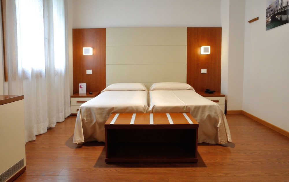Hotel Mezzaluna 26/50