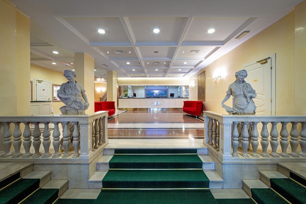 Ambassador Palace 3/50